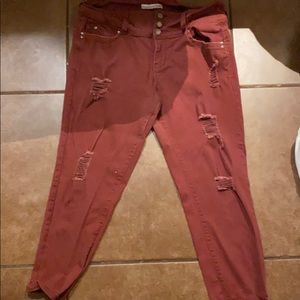 Super stretching jeans!! And very trendy !